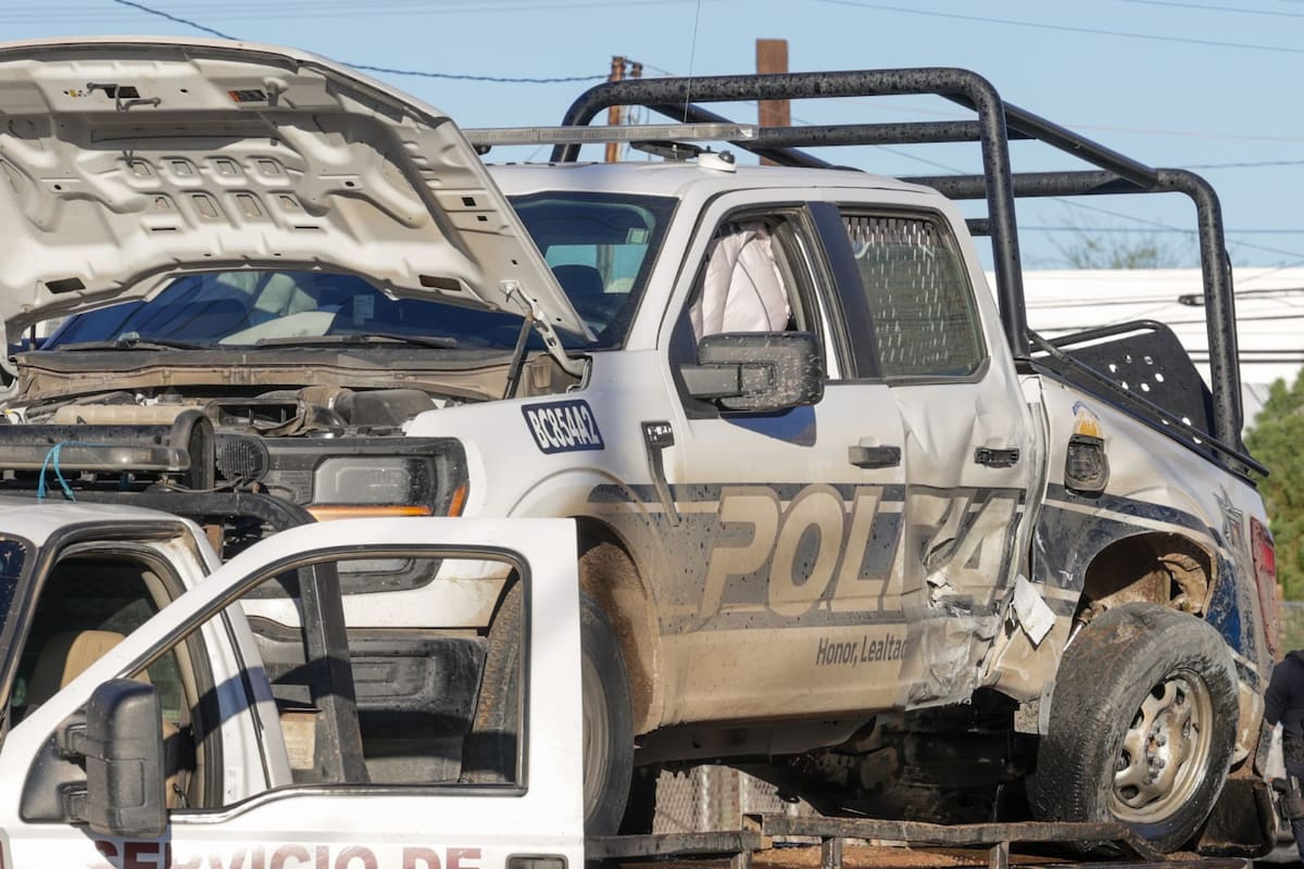 Choca patrulla municipal tras persecución de vehículo robado