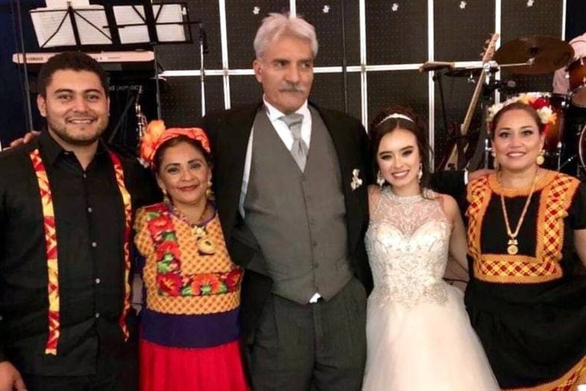 VIDEO: Mireles se casa con jovencita ¡39 años menor que él!