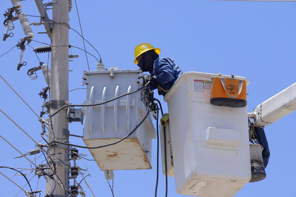 CFE restablece el 95% de servicio de energía en Hermosillo tras lluvias y fuertes vientos