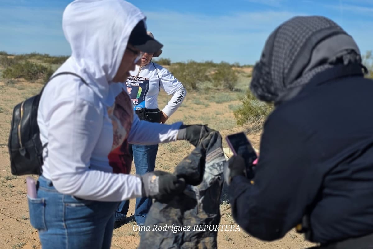 Encuentran uniformes de policías municipales en el desierto de SLRC