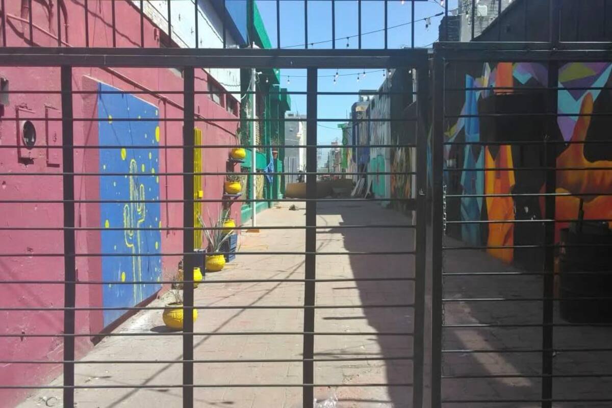 Causan destrozos en Callejón del Arte de Ciudad Obregón
