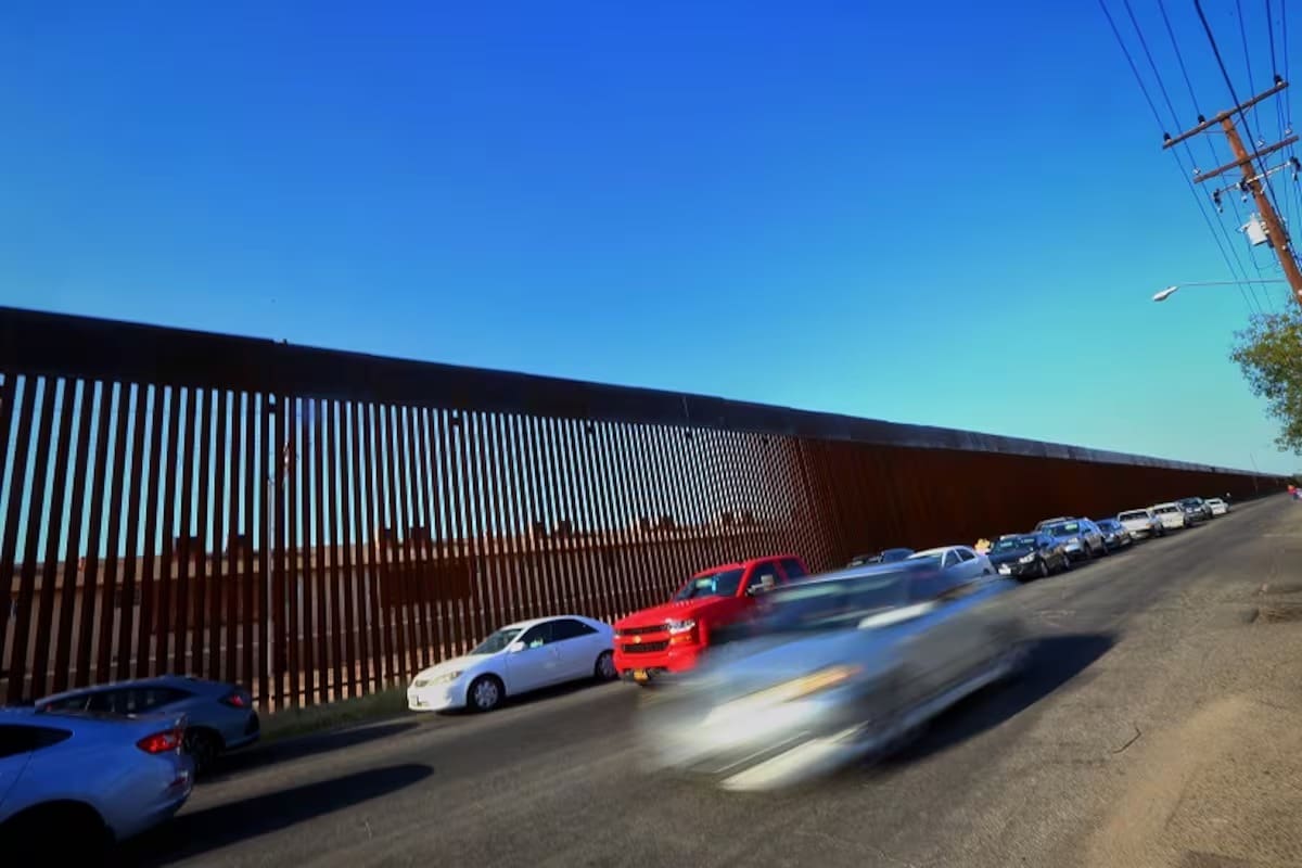 Hasta 1 hora con 15 minutos de tiempo de espera para cruzar a Calexico por garita Oeste