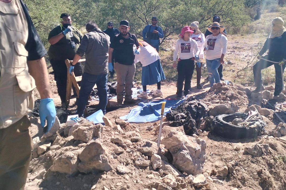 Madres Buscadoras de Sonora encuentran 2 cadáveres y un esqueleto sin cabeza en el poblado Miguel Alemán