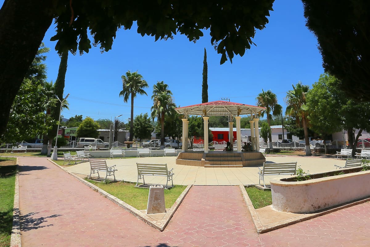 Batallan con el agua en parte alta de Nácori Chico