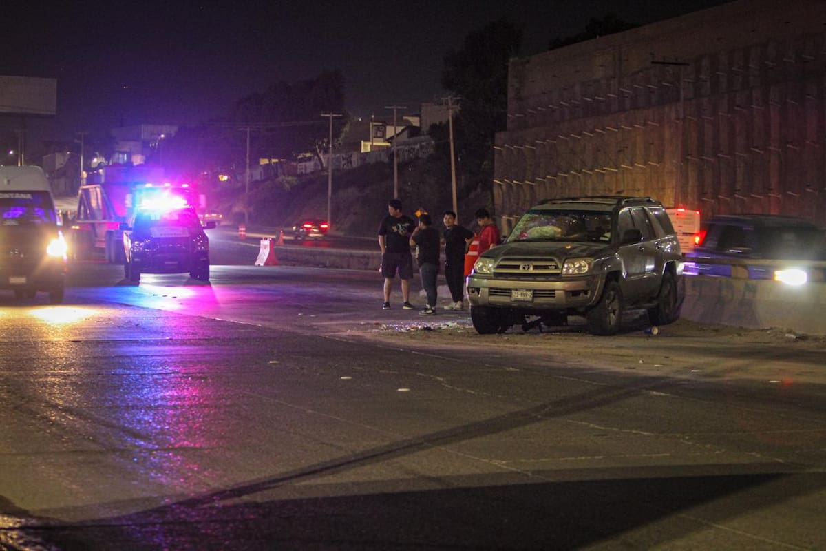 Dos jóvenes salen ilesos tras accidente en el bulevar 2000