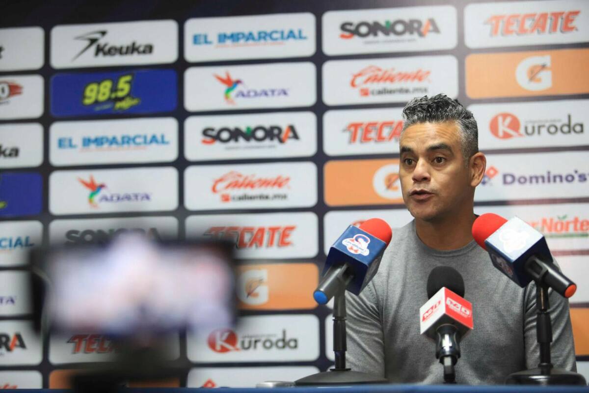 El "Pity" Altamirano sería nuevo técnico del Querétaro