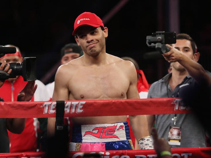 Julio César Chávez Jr. intentará ser campeón mundial otra vez antes de retirarse, según su padre