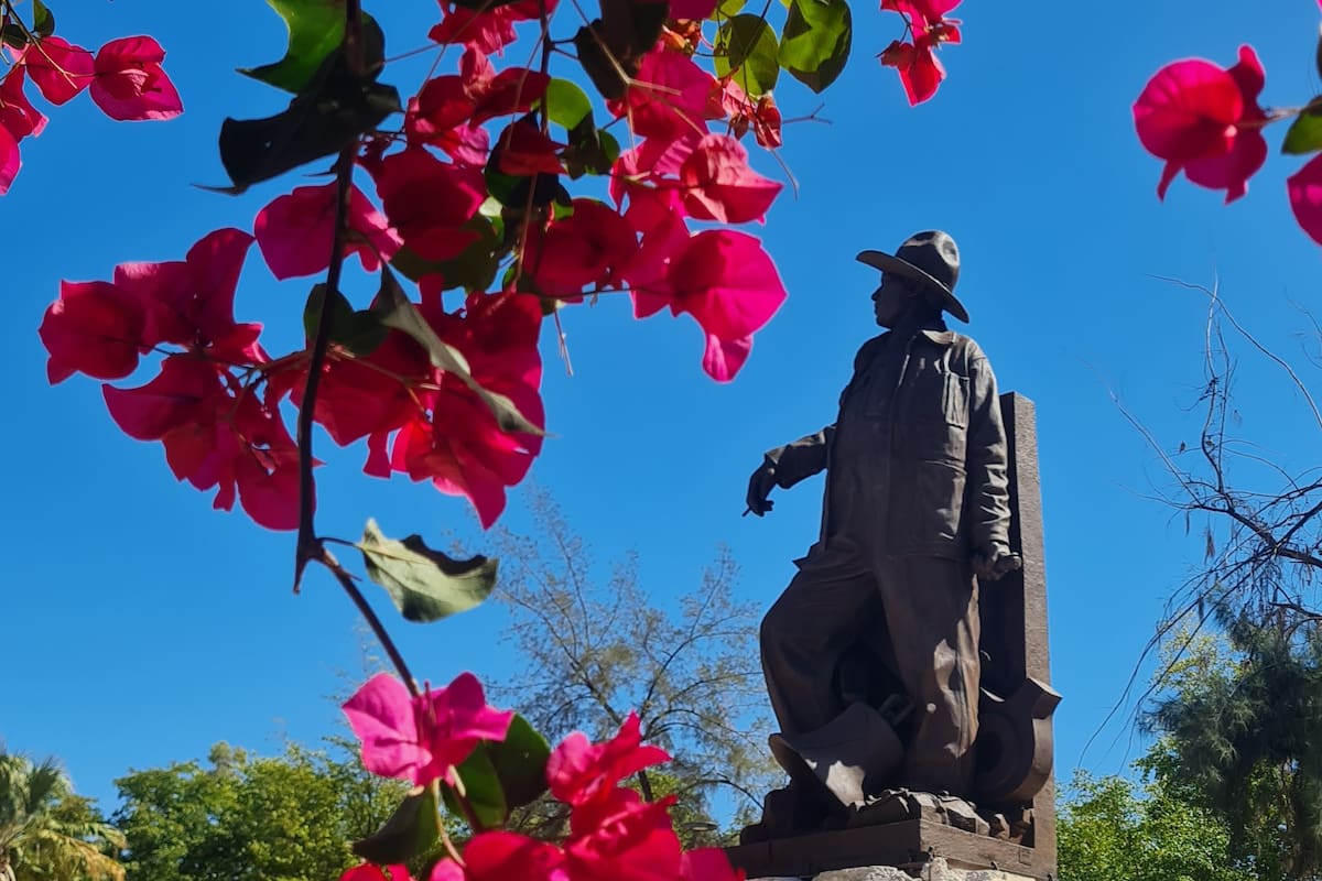 Regresan estatua de Jesús García al Parque Madero