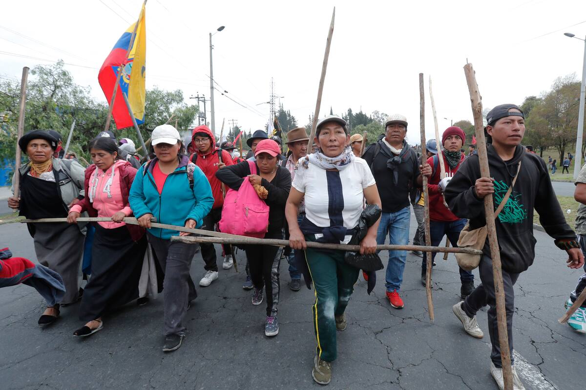 Ecuador: Lenín Moreno ordena toque de queda como ayuda a fuerzas militares