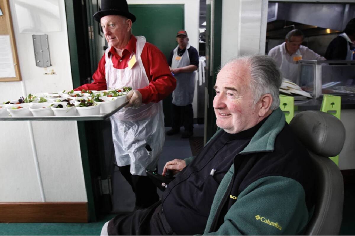 Muere el sacerdote Joe Carroll conocido por ayudar a indigentes en San Diego