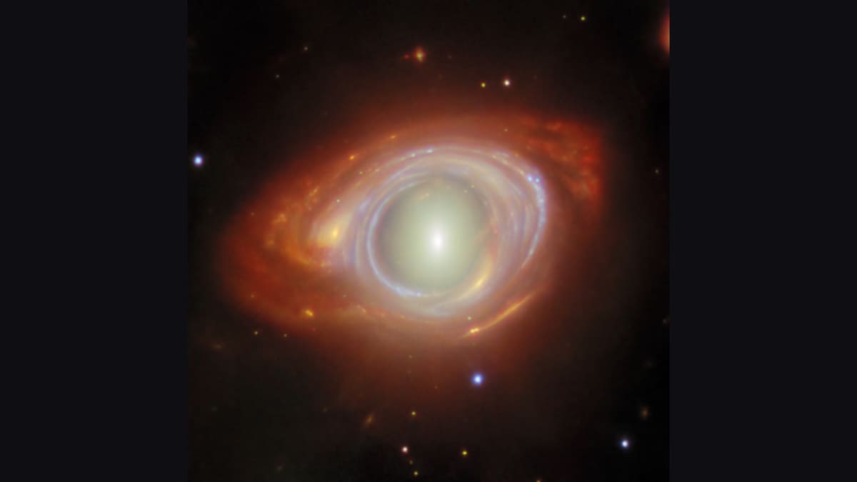 10. Anillo de Einstein: dos galaxias en una sola imagen