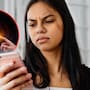 A pesar de ser reconocidos como la generación digital los jóvenes de la Generación Z desconfían cada vez más de la IA y su optimismo hacia esta tecnología se desplomó al 18% por temor a perder su capacidad de pensamiento crítico