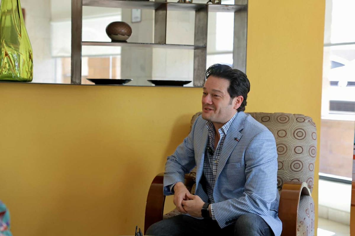 Arturo Chacón Cruz reconoce que la medalla Emiliana de Zubeldía 2025 tiene un significado especial para él. | Crédito: Julio A. Clark