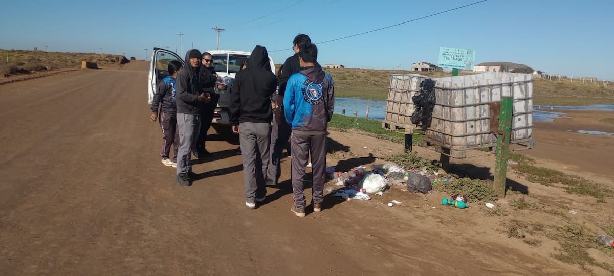 Durante la limpieza se recolectaron aproximadamente 200 kilos de basura. Foto: Cortesía