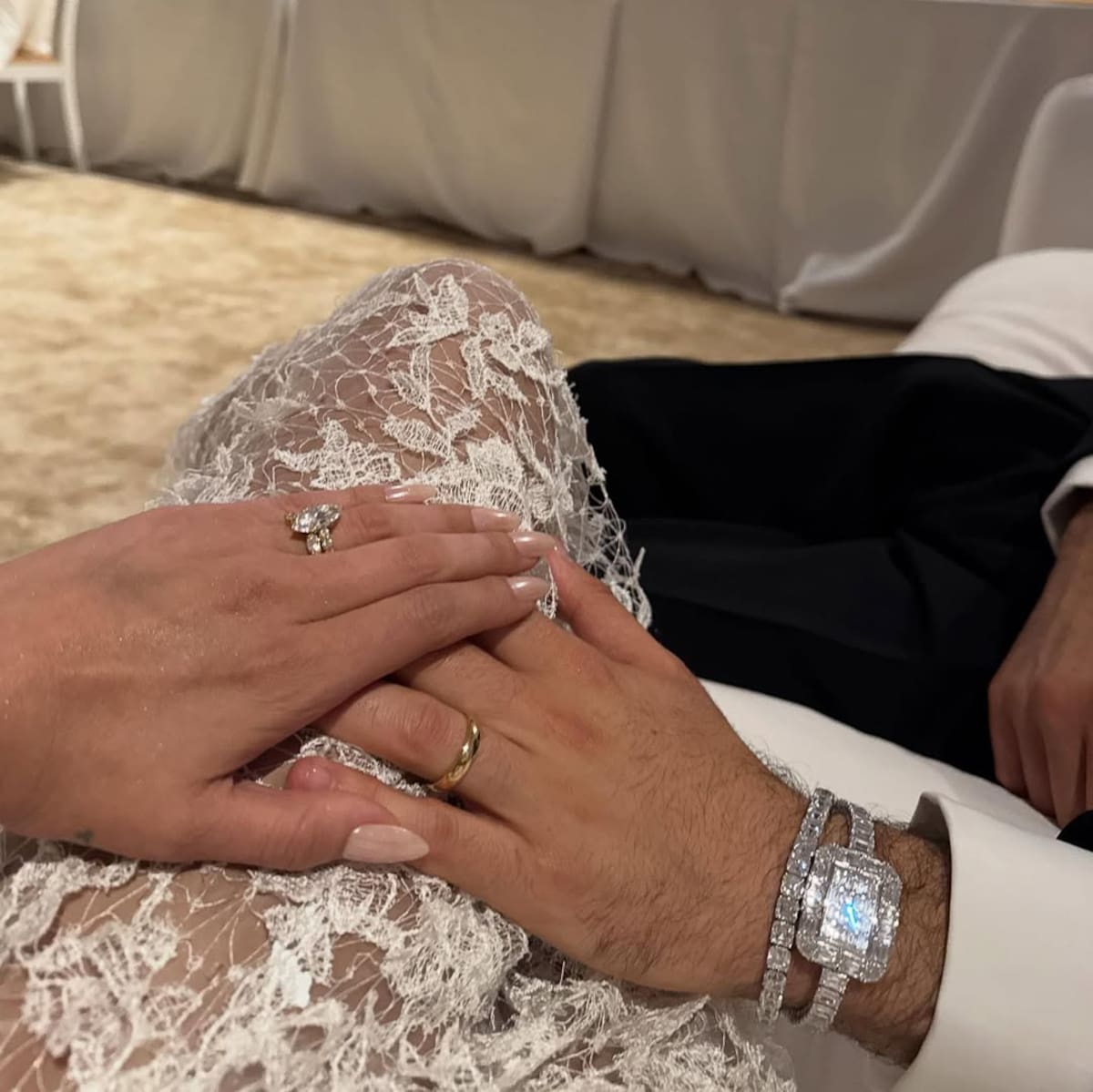 Selena Gomez lució un segundo vestido en su boda con Benny Blanco | Instagram itsbennyblanco