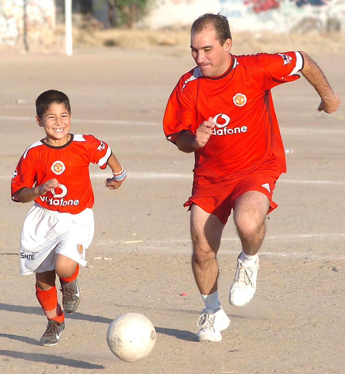 Micky Tapias y su papá en 2005.
