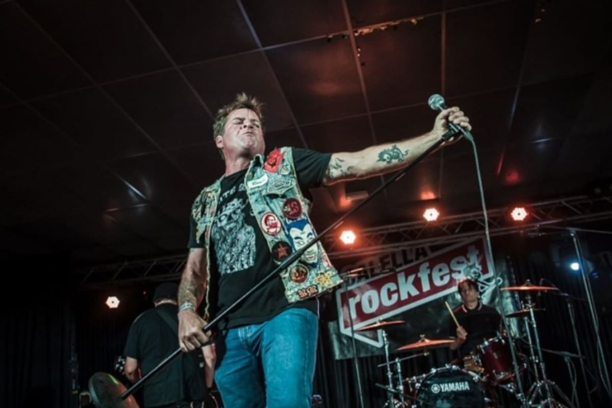 Muere David Roach, vocalista de Junkyard, a dos semanas de haberse casado