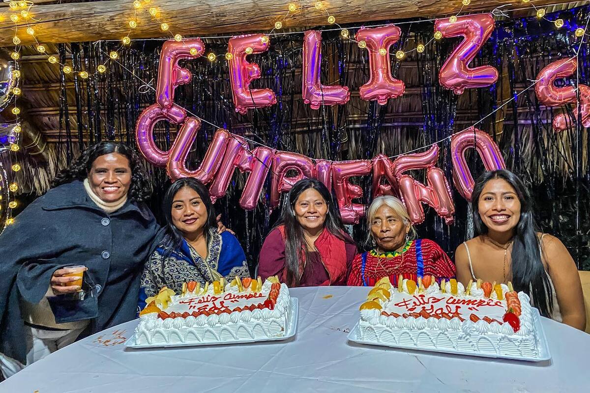 Yalitza Aparicio celebra en su natal Oaxaca su cumpleaños 28