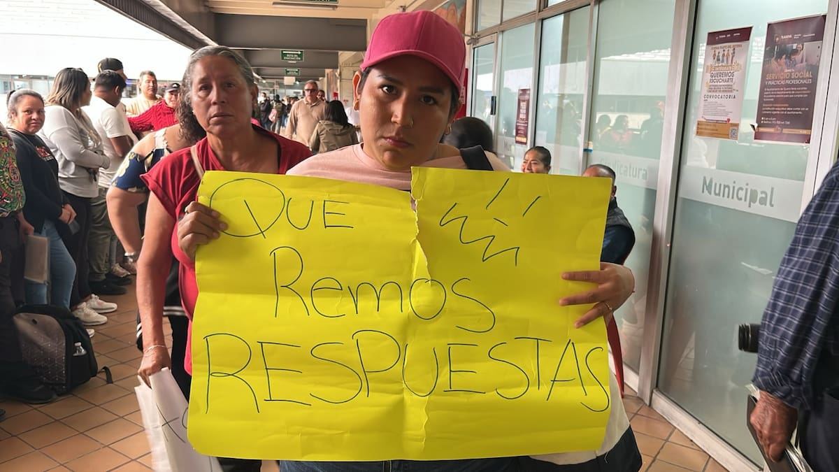 Vecinos de la colonia Nuevo Milenio se presentaron en el Palacio Municipal y pidieron la intervención del alcalde Tijuana ante presuntos desalojos por parte de la Fiscalía. Foto: Michelle Castillo