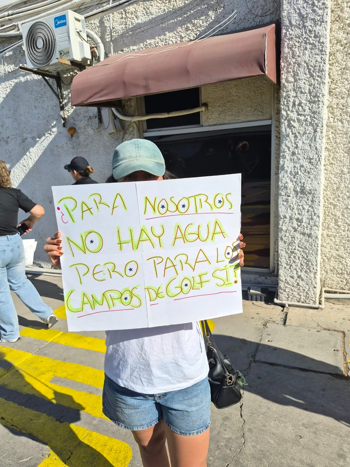 Habitantes de Ensenada protestaron por cortes de agua, cobros elevados y problemas con el suministro de pipas. Foto: Cortesía