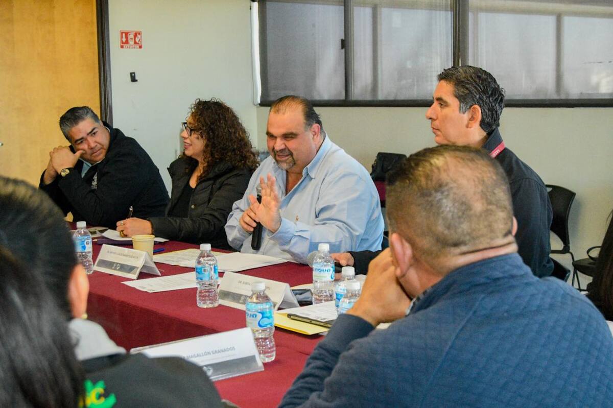 En la sesión se contó con la participación de: José Antonio Vázquez Castañeda, coordinador general de Gabinete; Alejandro Monreal Noriega, director de Seguridad Pública Municipal; Francisco González Revilla, director de Servicios Públicos; y, Rubén Lucero Ocampo, jefe de la Jurisdicción Sanitaria, entre otros integrantes del Comité.