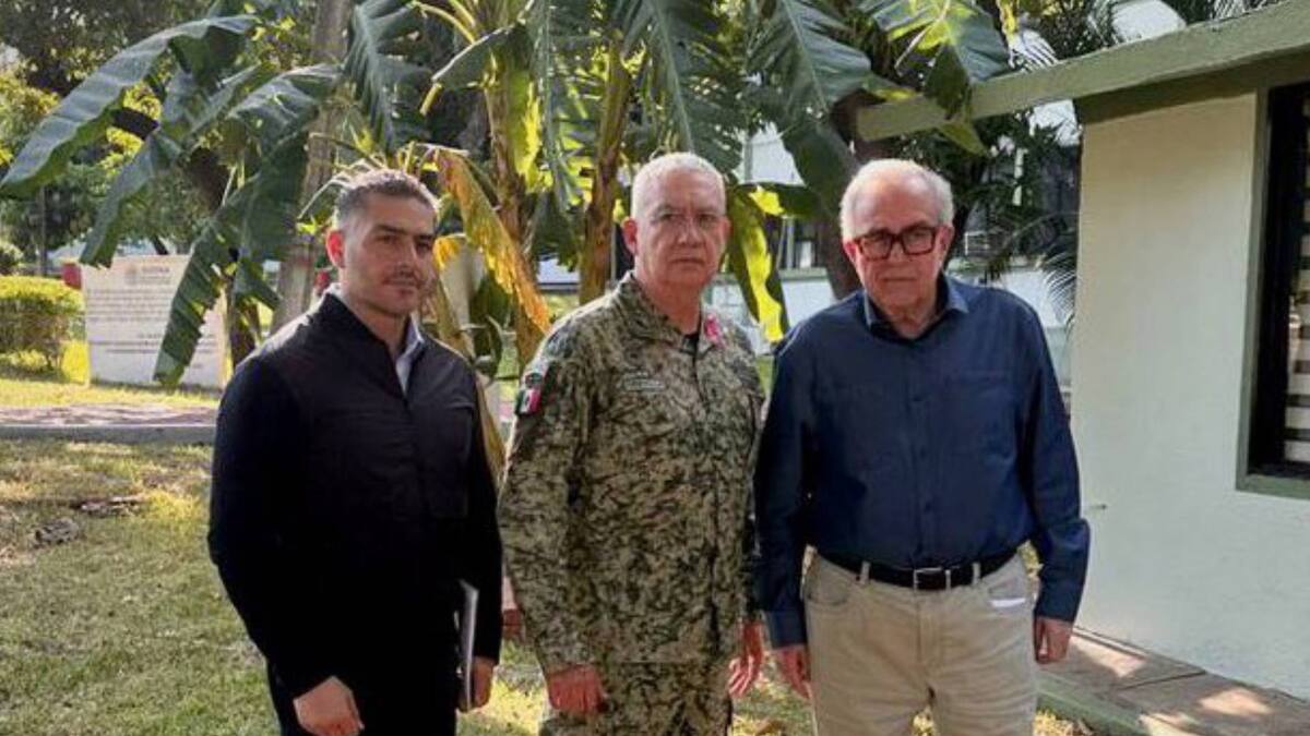 Le ratificaron el apoyo irrestricto para Sinaloa de la presidenta Claudia Sheinbaum, de las Fuerzas Armadas y del Gobierno. Foto: Rubén Rocha Moya