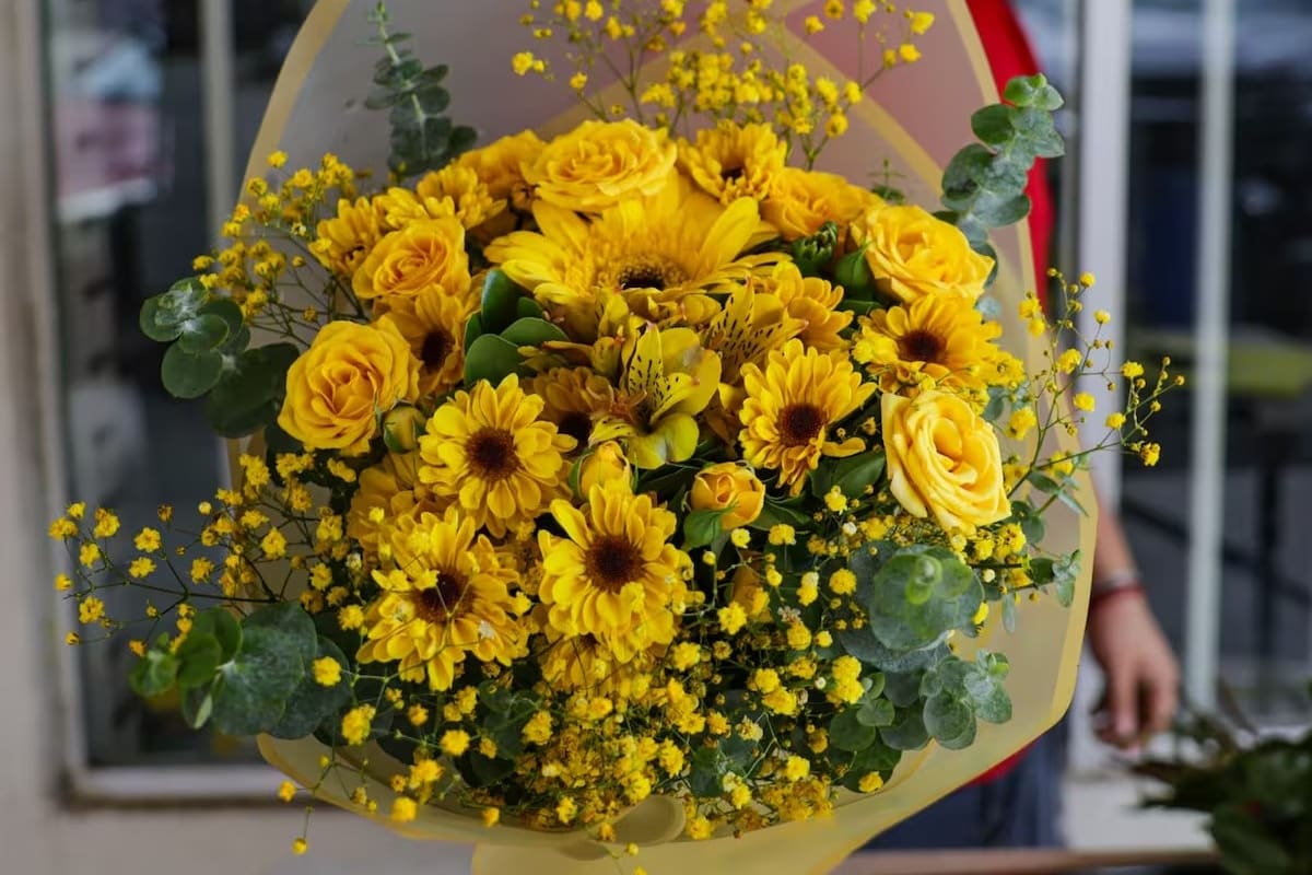 ¿Cuándo se regalan flores amarillas además del 21 de septiembre?