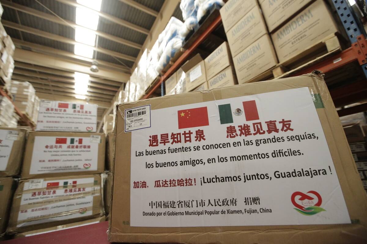 Jalisco recibe donativo de 20 mil mascarillas de China