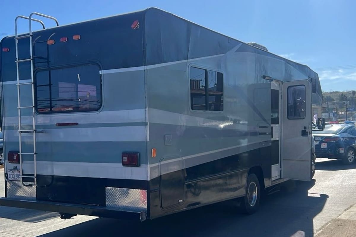 Videovigilancia permite atrapar a ladrón de un motorhome en Maneadero