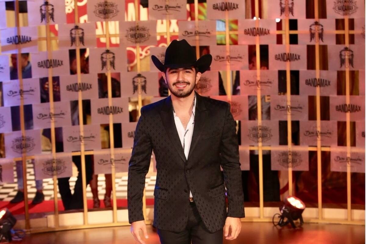 "Soy camaleónico", Joss Favela al grabar nuevo disco con banda