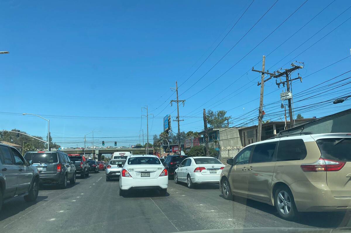 Desde tempranas horas, las filas de vehículos fueron visibles desde el bulevar Limón Padilla.