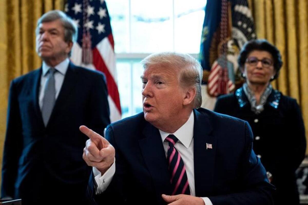 Trump termina conferencia de prensa diaria sin admitir preguntas