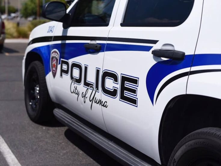 Muere una joven atropellada en Yuma; buscan a conductor que huyó