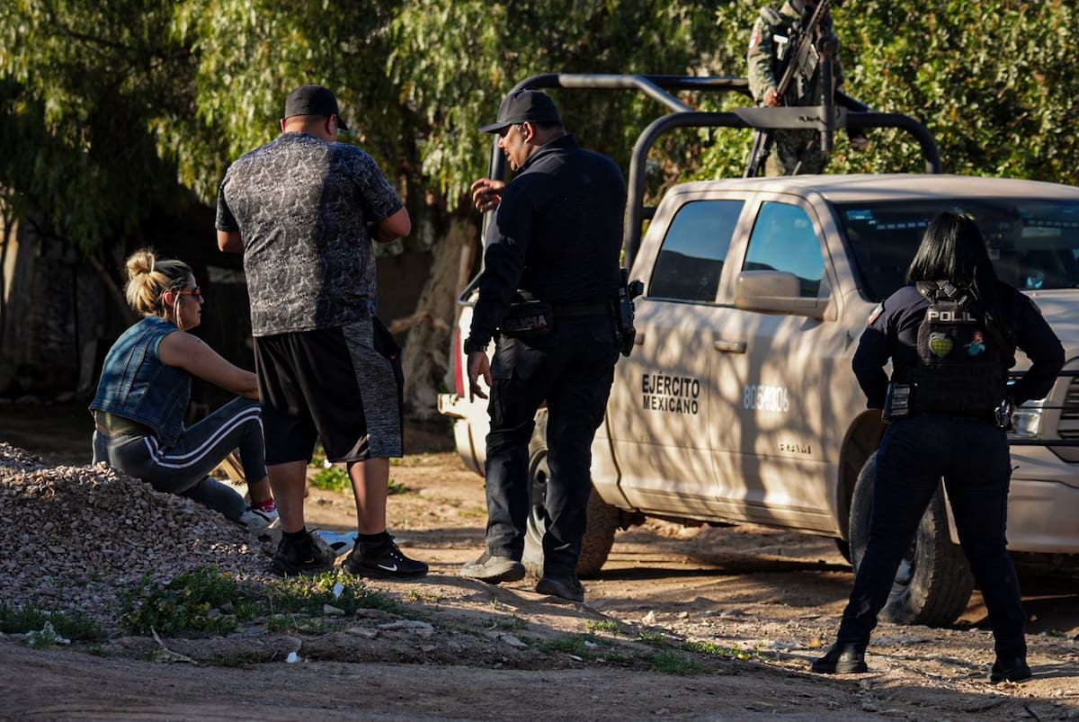 Las víctimas fueron localizadas sin vida dentro de un domicilio; autoridades resguardaron la zona mientras se realizan las investigaciones. Foto: Leonardo González