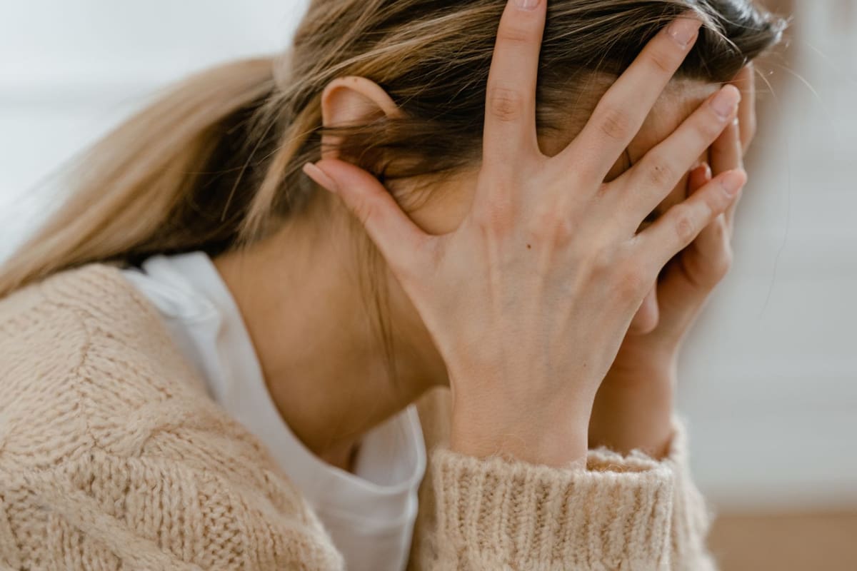 Efectos de los pensamientos negativos en el cerebro, según estudio