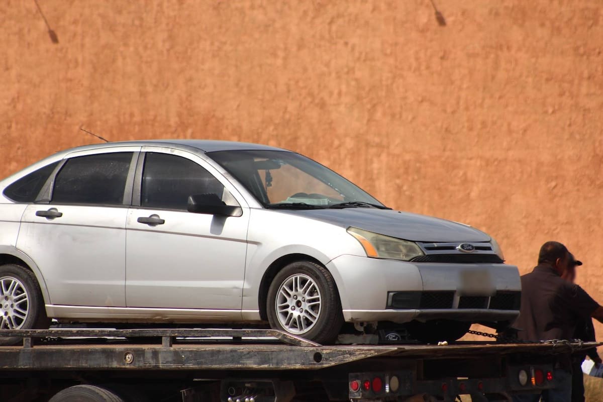 Los oficiales le marcaron el alto al conductor de un vehículo Ford Focus, no obstante el sujeto ignoró la indicación de los agentes y abrió fuego contra ellos para posteriormente darse a la fuga.│Foto: Javier Gallegos