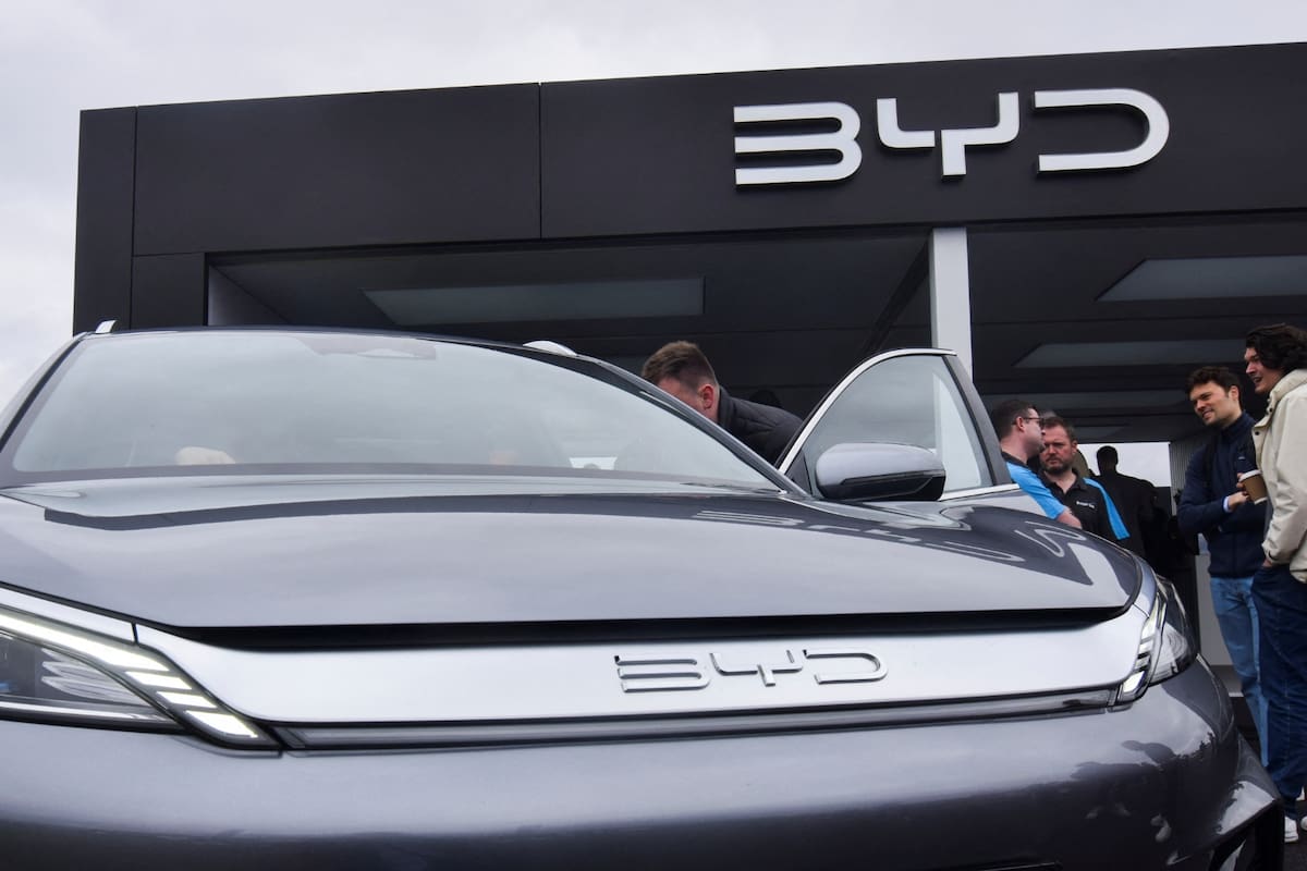 La crisis del petróleo convirtió a China en el gran ganador del mercado automotriz global: sus autos eléctricos baten récords de exportación y ponen en jaque a Europa, Canadá y al propio Ford