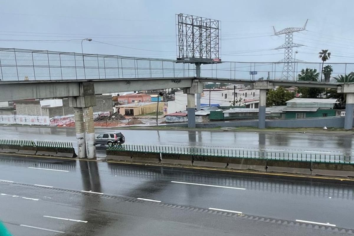 Cierran predio conecta con puente peatonal en la colonia Echeverría