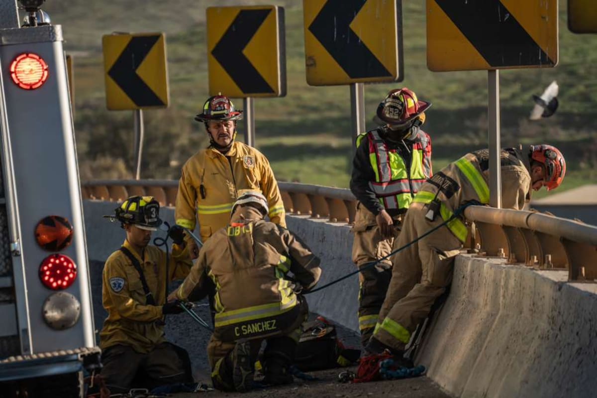 Localizan a un hombre sin vida y restos humanos; autoridades acordonaron la zona e iniciaron investigación. Foto: Border Zoom