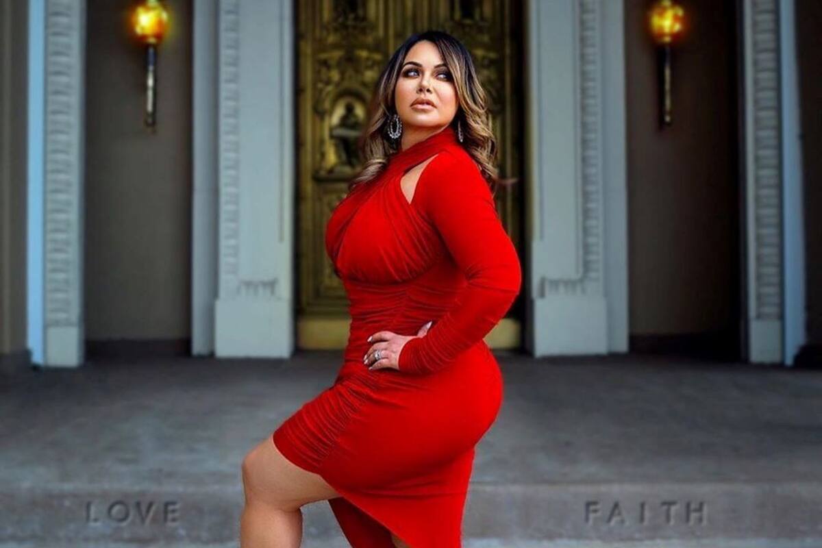 Chiquis Rivera muestra sus curvas en un pegado traje rojo y látex; así inicia Año Nuevo 2020