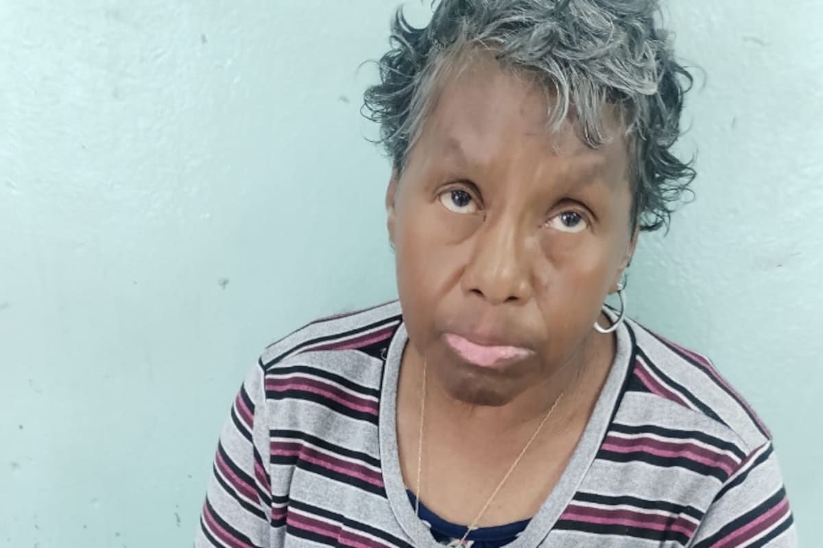 Buscan a familiares de mujer de 62 años localizada desorientada en Mexicali