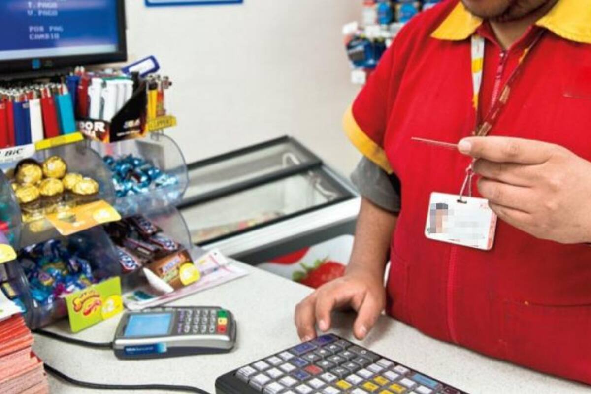 Proponen que empleados de OXXO ganen 14 mil pesos, como cajeros bancarios