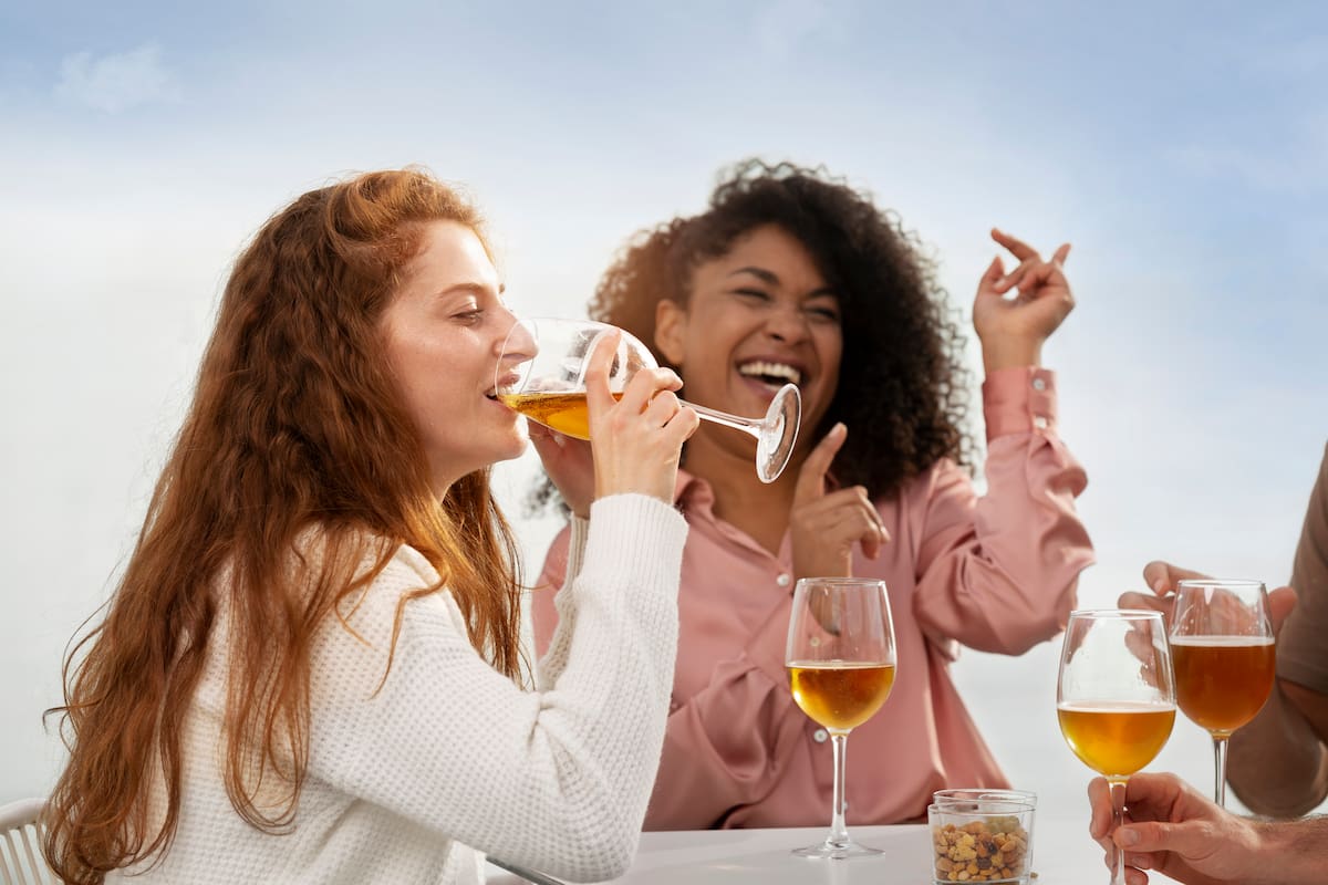 Por qué el alcohol afecta más a las mujeres que a los hombres | Foto: Freepik