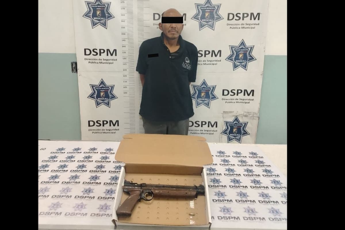 Caminaba con un arma de fuego; es detenido en Villas del Sol