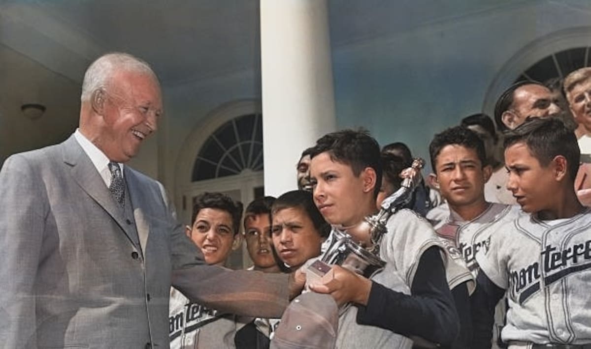 El equipo de Monterrey, campeón de Williamsport en 1957, asistió a la Casa Blanca para conocer al presidente de los Estados Unidos, Dwight D. Eisenhower. (Foto: Especial GH)