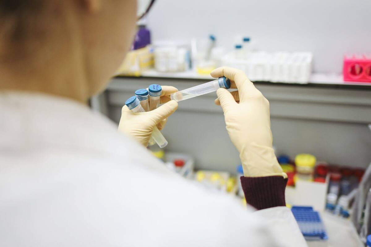 OMS solicita más datos para evaluar vacuna anticovid, después de error de AstraZeneca