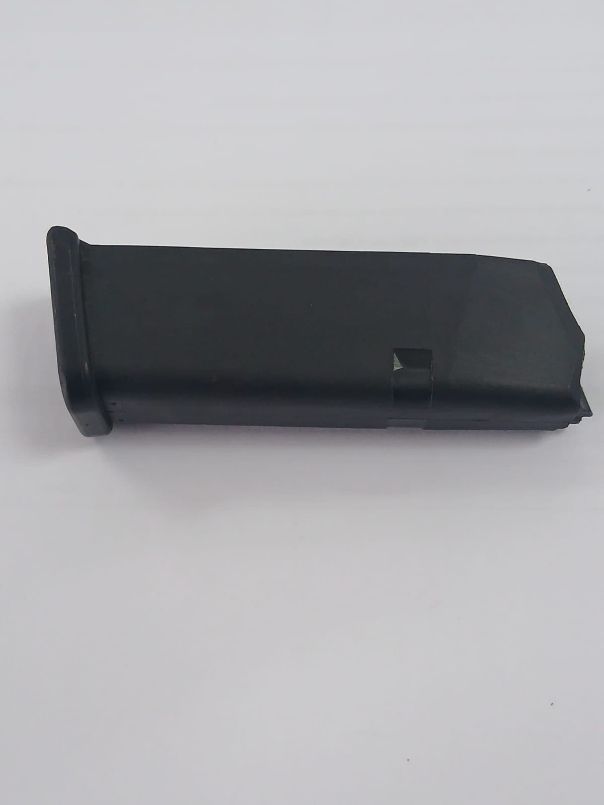 Un guardia de seguridad fue detenido tras amenazar con un arma de fuego a un trabajador de la CFE; portaba una pistola calibre .380 con nueve cartuchos al momento de su captura. Foto.: Cortesía