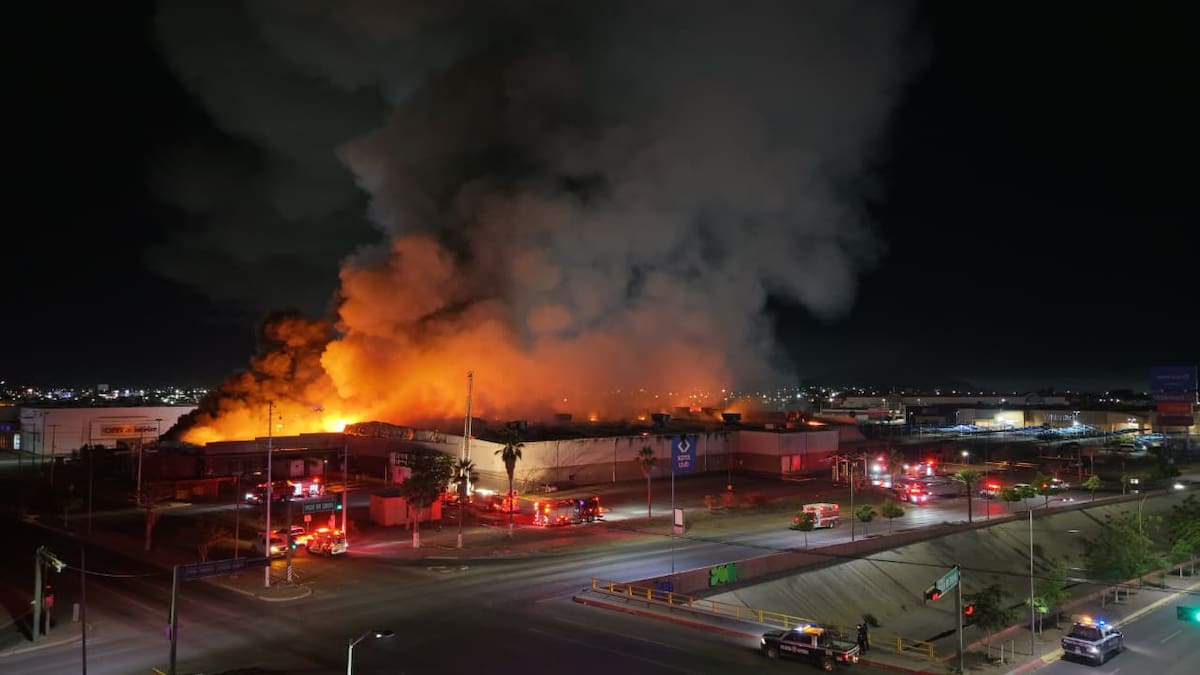 Incendio en Sam's Hermosillo. | Julián Ortega