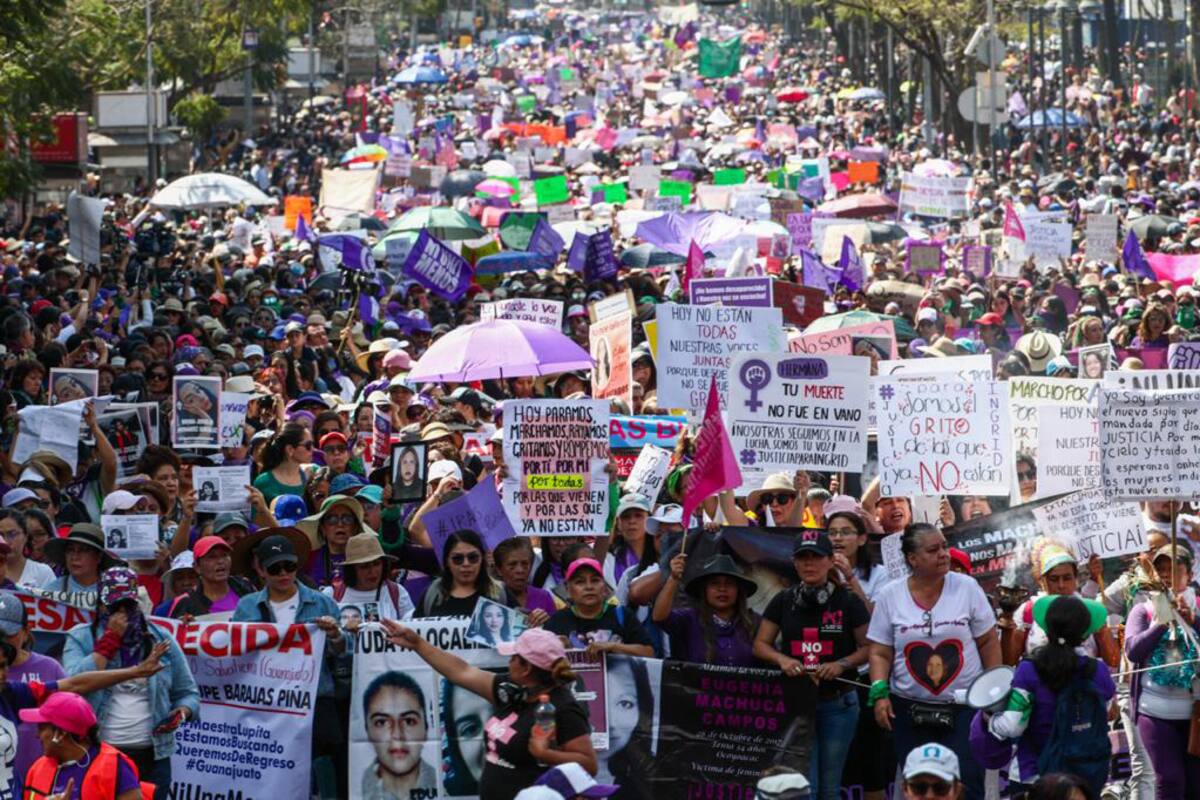 "No queremos una mujer más sin vida en nuestro País”: Miles de mujeres marchan en la CDMX
