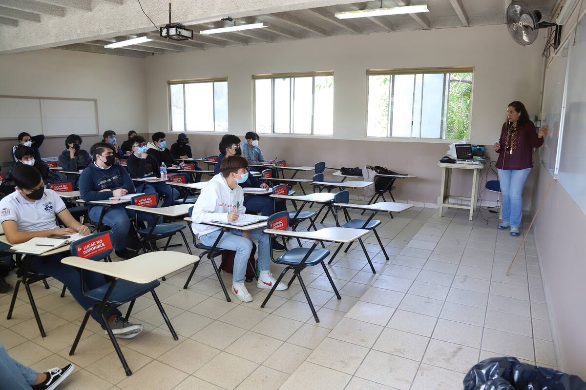 Estudian 46 mil extranjeros en el estado